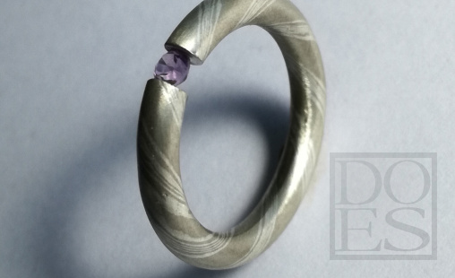 Mokume-gane ring met amethyst.jpg