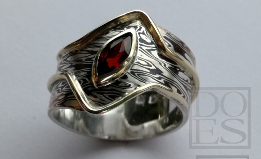 Mokume-gane ring-granaat.jpg