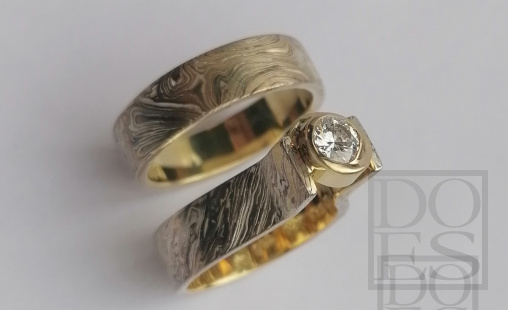 Schrikkeljaar-Trouwringen met diamant.jpg