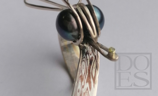 Mosquito-with-crown-ring.jpg