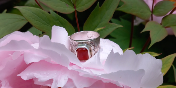 Mokume-gane-ring-pioenroos.jpg
